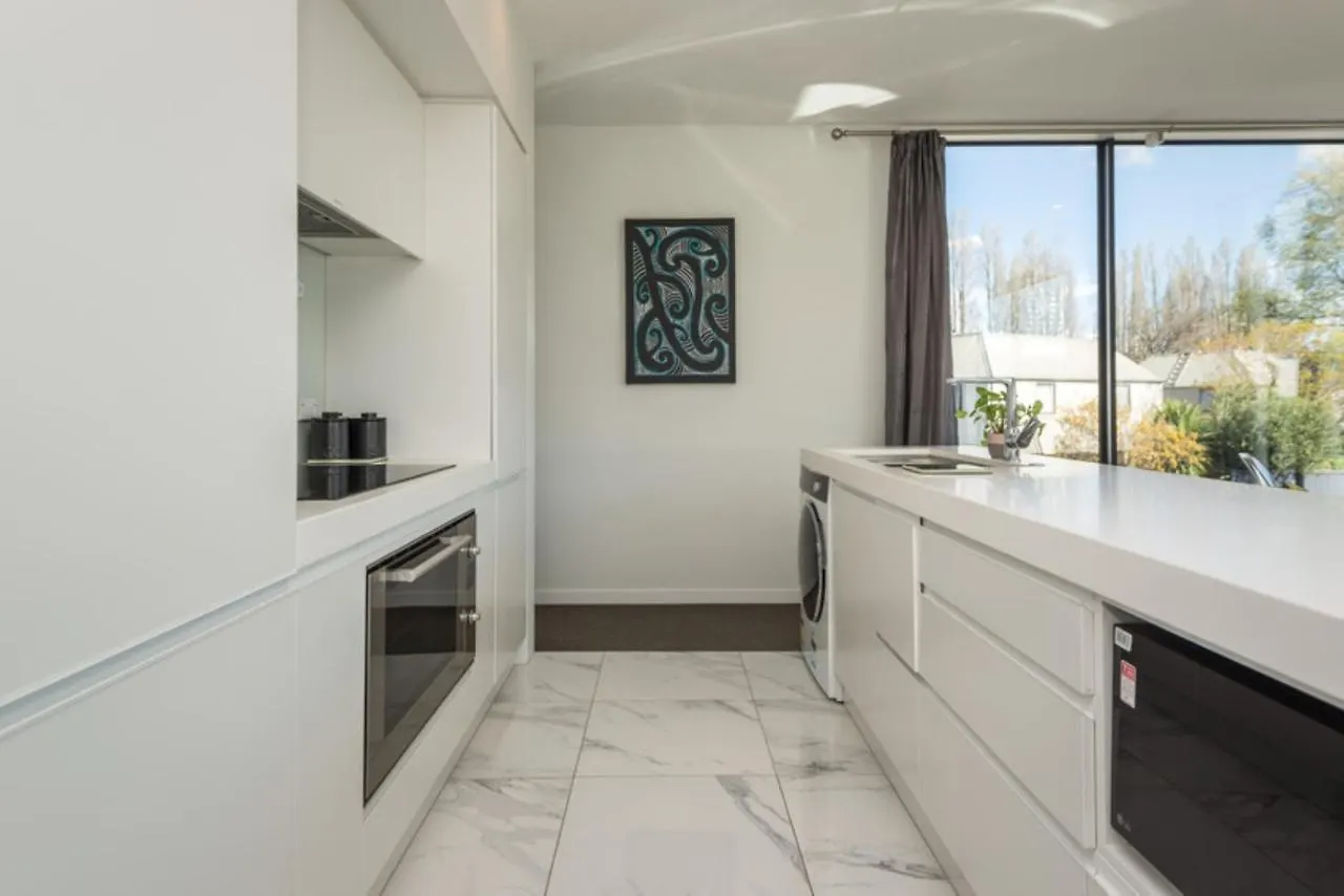 Kilmore Apartment - Christchurch Holiday Homes